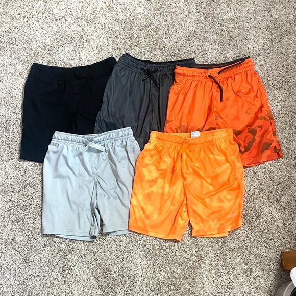 Boys 6-7 shorts bundle - Picture 1 of 8